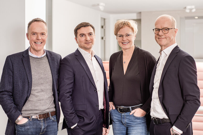 Gruppenfoto des BMP Service Development Leitungsteams sowie der Geschäftsführung von BMP.