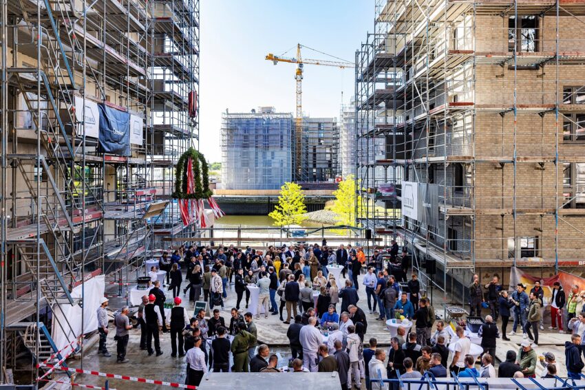 Richtfest für das Neubauprojekt Neuhavn in der Hamburger HafenCity.
