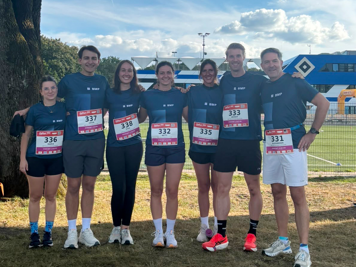 Das Hamburger BMP-Team beim gemeinsamen Lauf auf der Strecke des B2Run Hamburg.